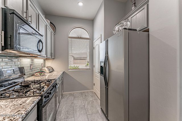 5864 S Azure Vista Way, Green Valley, AZ 85622