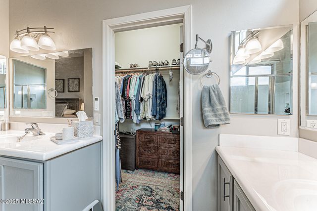 5864 S Azure Vista Way, Green Valley, AZ 85622