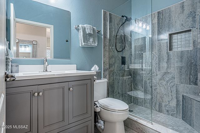 5864 S Azure Vista Way, Green Valley, AZ 85622