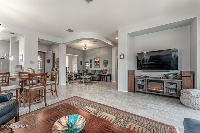 5864 S Azure Vista Way, Green Valley, AZ 85622