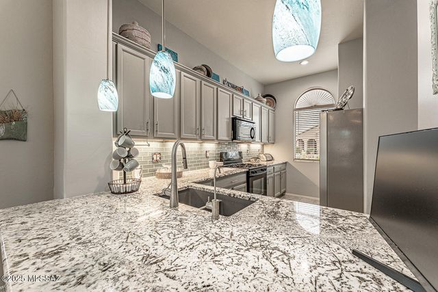 5864 S Azure Vista Way, Green Valley, AZ 85622