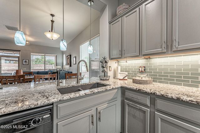 5864 S Azure Vista Way, Green Valley, AZ 85622