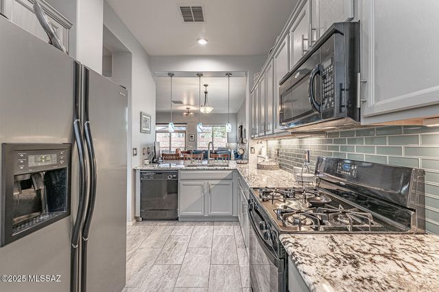 5864 S Azure Vista Way, Green Valley, AZ 85622