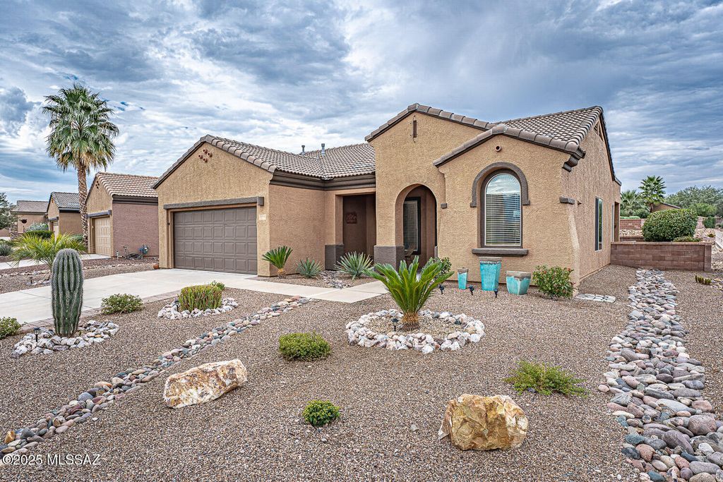 5864 S Azure Vista Way, Green Valley, AZ 85622