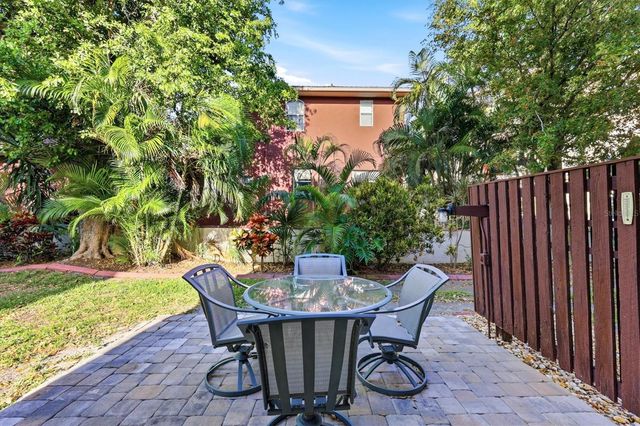 260 SANTA MARIA STREET 105, Venice, FL 34285