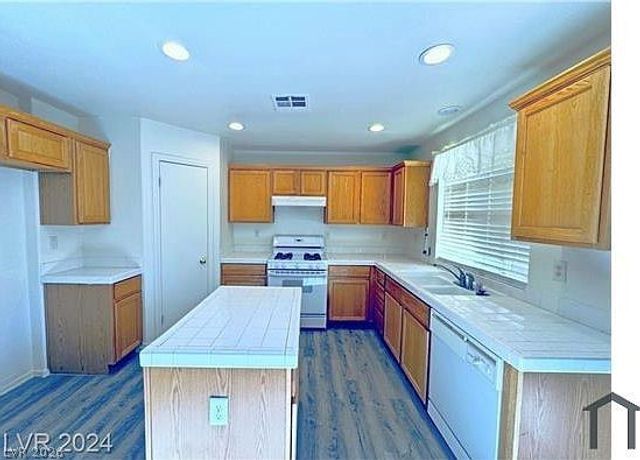 9917 Canyon Peak Drive, Las Vegas, NV 89147