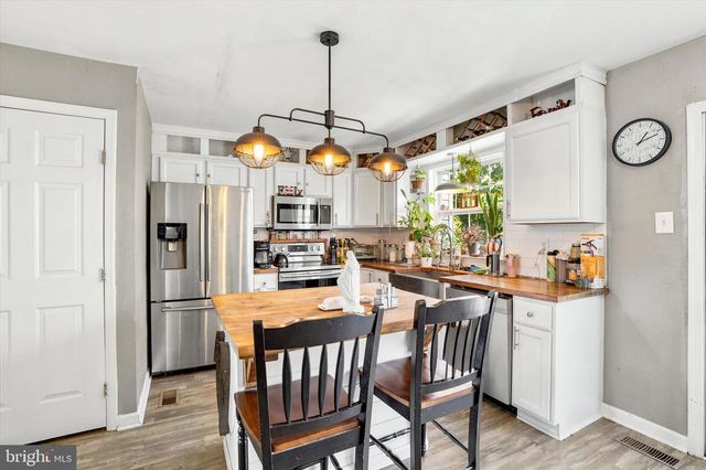 3423 WESTVIEW DR, Perkiomenville, PA 18074