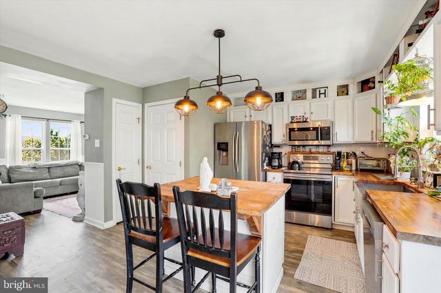 3423 WESTVIEW DR, Perkiomenville, PA 18074