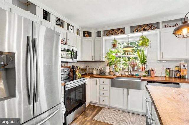 3423 WESTVIEW DR, Perkiomenville, PA 18074