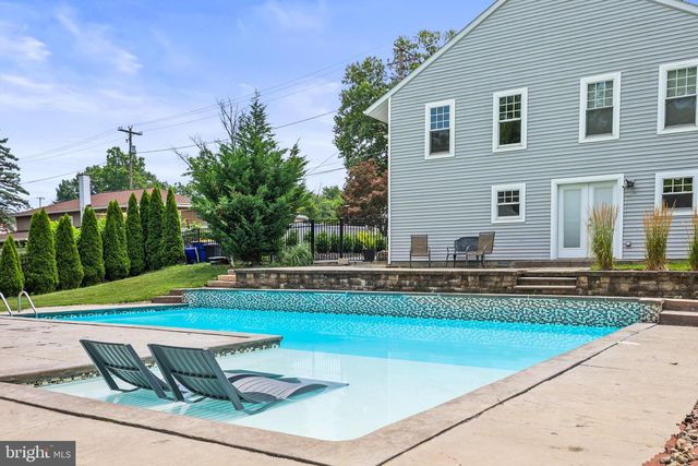 2010 LENOX ST, Camp Hill, PA 17011