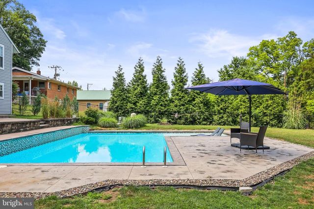 2010 LENOX ST, Camp Hill, PA 17011