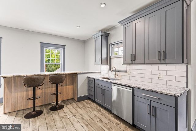 2010 LENOX ST, Camp Hill, PA 17011