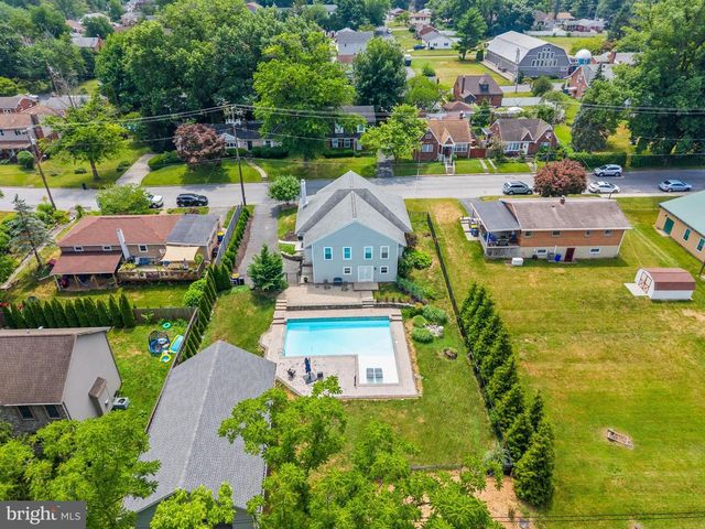 2010 LENOX ST, Camp Hill, PA 17011