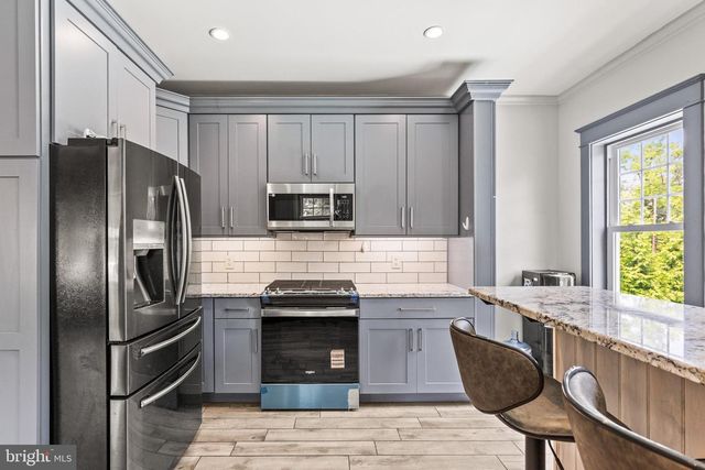 2010 LENOX ST, Camp Hill, PA 17011