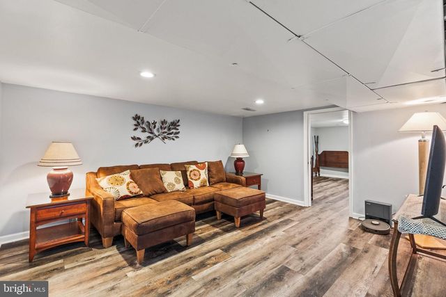 2010 LENOX ST, Camp Hill, PA 17011
