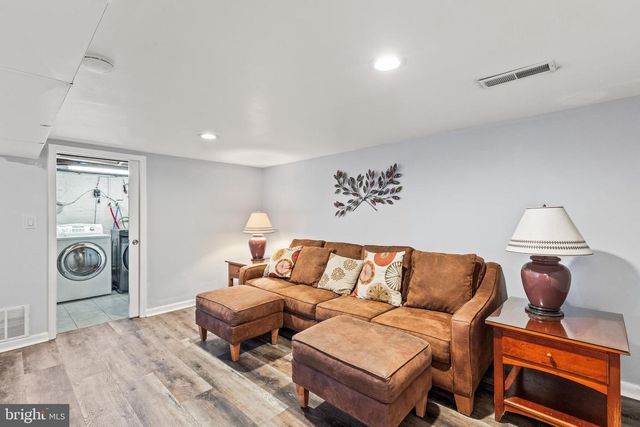 2010 LENOX ST, Camp Hill, PA 17011