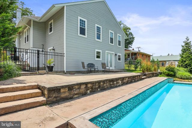 2010 LENOX ST, Camp Hill, PA 17011