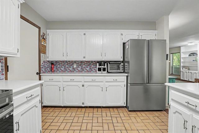 3950 W Charter Oak Road, Edmond, OK 73034