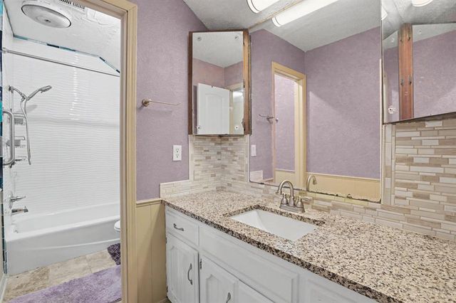 3950 W Charter Oak Road, Edmond, OK 73034