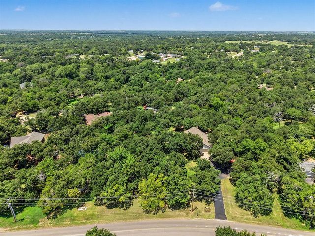 3950 W Charter Oak Road, Edmond, OK 73034