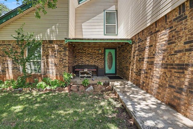 3950 W Charter Oak Road, Edmond, OK 73034