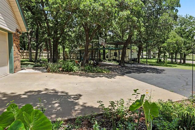3950 W Charter Oak Road, Edmond, OK 73034