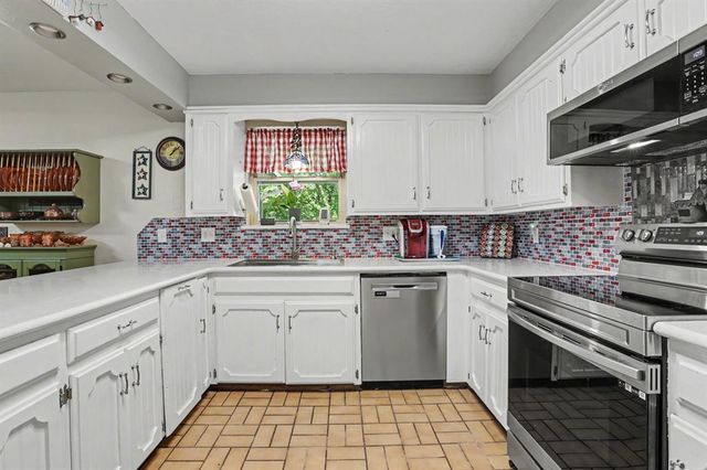 3950 W Charter Oak Road, Edmond, OK 73034