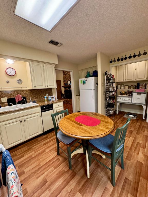 Image 13 of property listing at 4113 Shefflera Drive, San Angelo, TX 76904