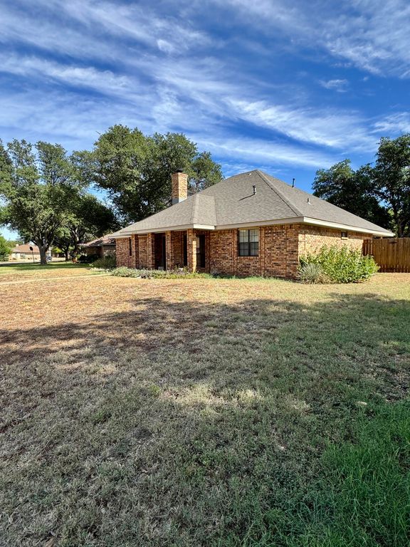 Image 5 of property listing at 4113 Shefflera Drive, San Angelo, TX 76904