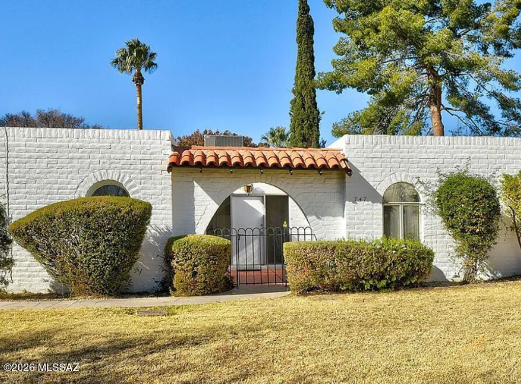 747 W Las Lomitas Road, Tucson, AZ 85704