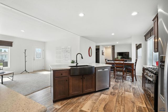 4449 CIRCLEWOOD DR, Rapid City, SD 57703
