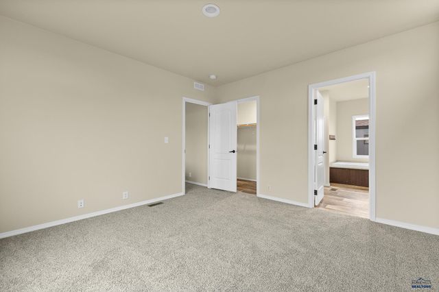 4449 CIRCLEWOOD DR, Rapid City, SD 57703