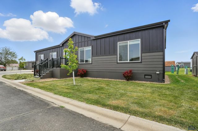 4449 CIRCLEWOOD DR, Rapid City, SD 57703