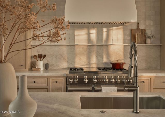 4600 N Rubicon Avenue 2, Phoenix, AZ 85018