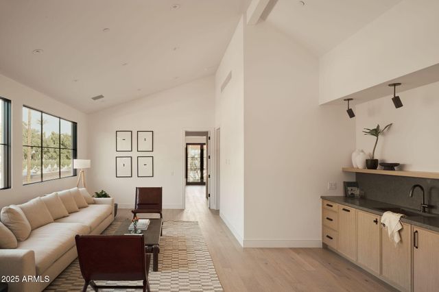 4600 N Rubicon Avenue 2, Phoenix, AZ 85018