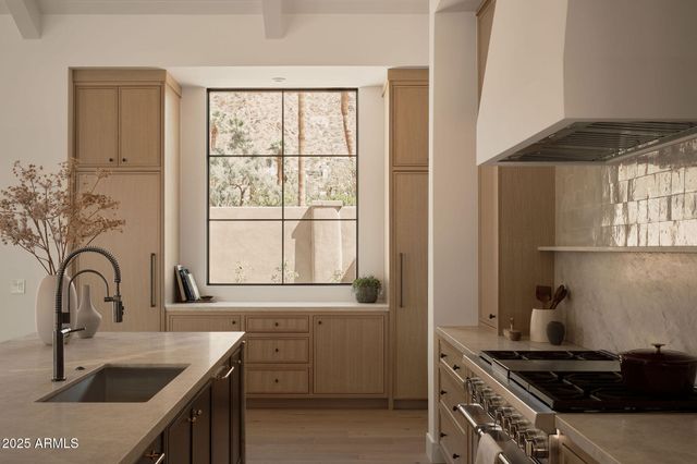 4600 N Rubicon Avenue 2, Phoenix, AZ 85018