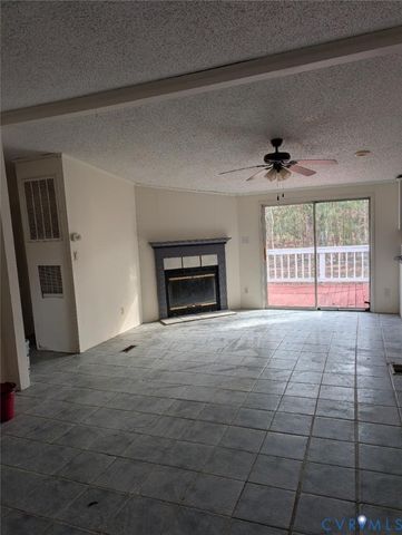 947 S Salisbury Rd, Hague, VA 22469