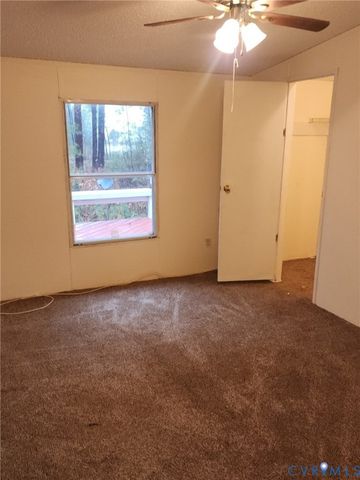 947 S Salisbury Rd, Hague, VA 22469