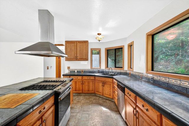 13033 Lompico Road, Felton, CA 95018