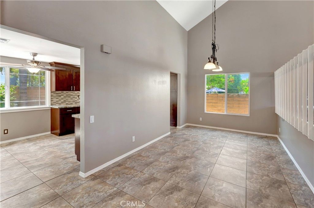 Image 11 of property listing at 25452 Esrose Court, Lake Forest, CA 92630