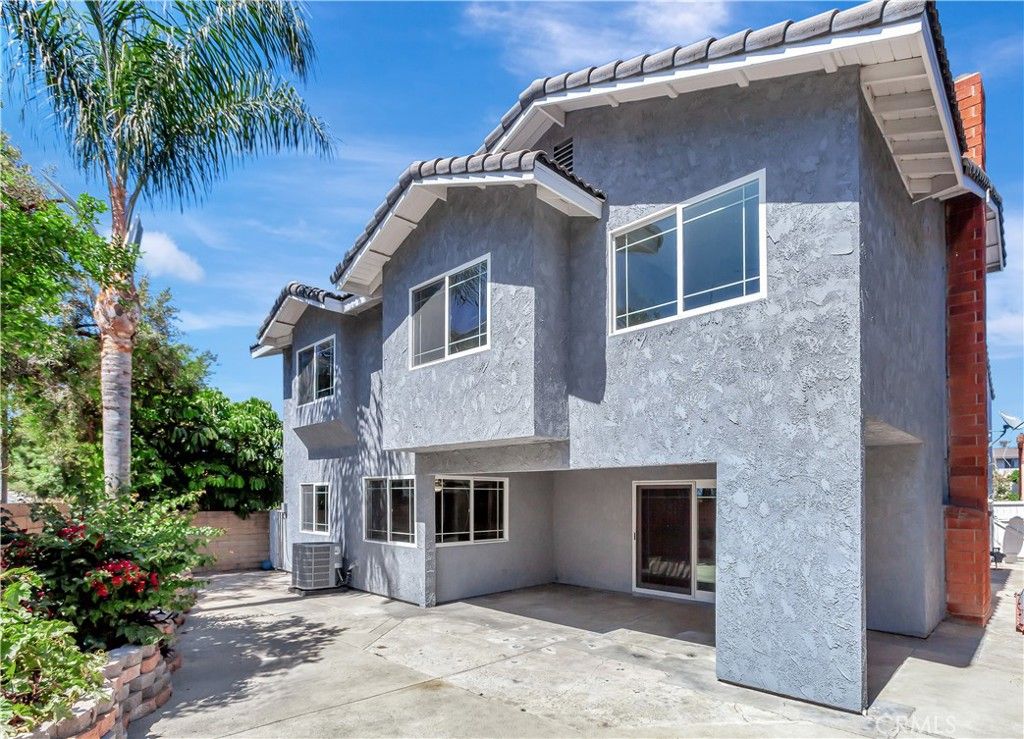 Image 32 of property listing at 25452 Esrose Court, Lake Forest, CA 92630