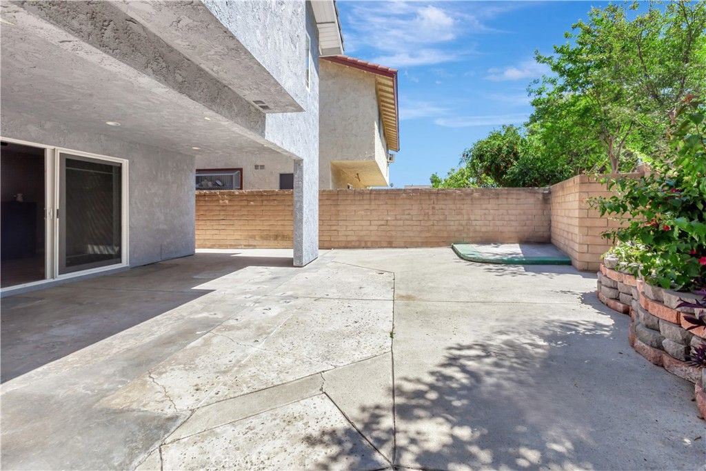 Image 33 of property listing at 25452 Esrose Court, Lake Forest, CA 92630