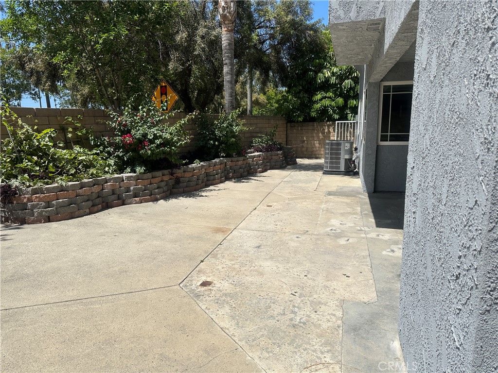 Image 35 of property listing at 25452 Esrose Court, Lake Forest, CA 92630