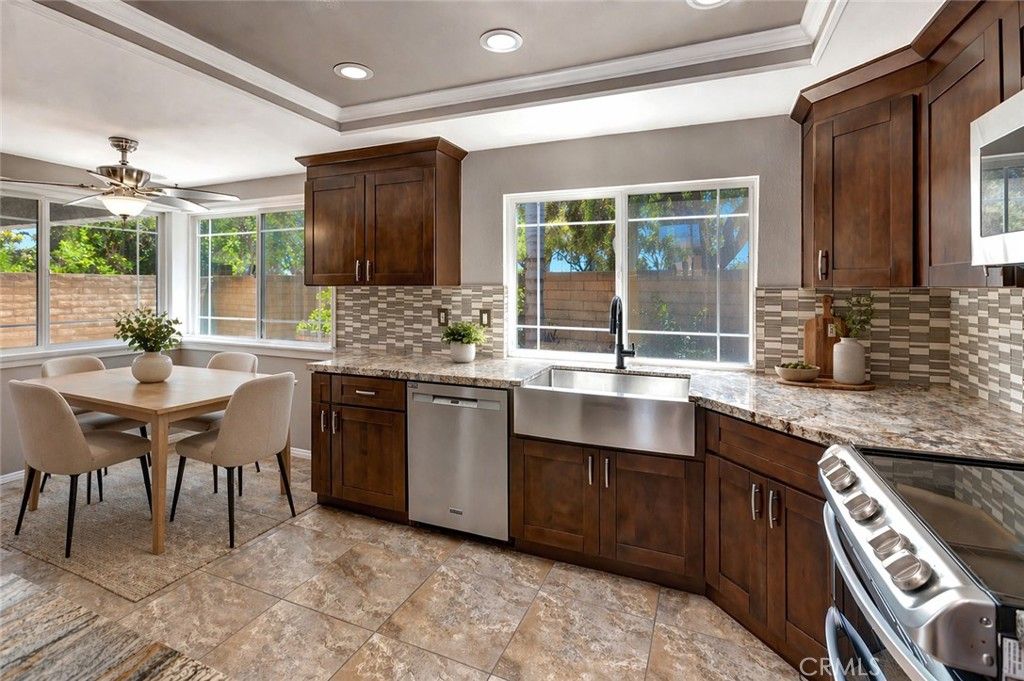 Image 7 of property listing at 25452 Esrose Court, Lake Forest, CA 92630