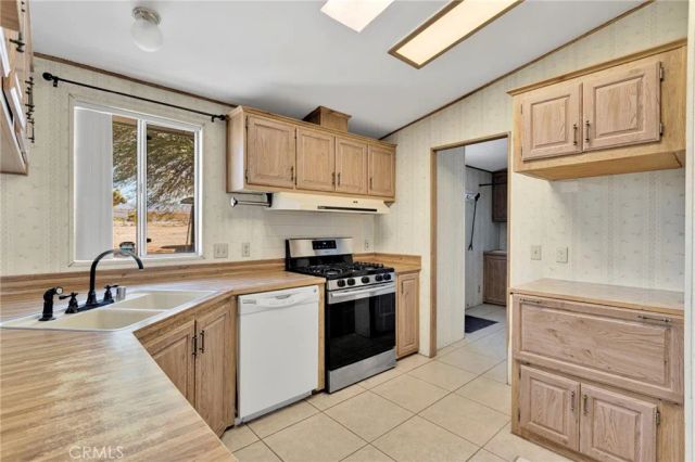 11579 Amarillo Road, Phelan, CA 92371