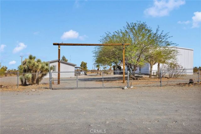 11579 Amarillo Road, Phelan, CA 92371