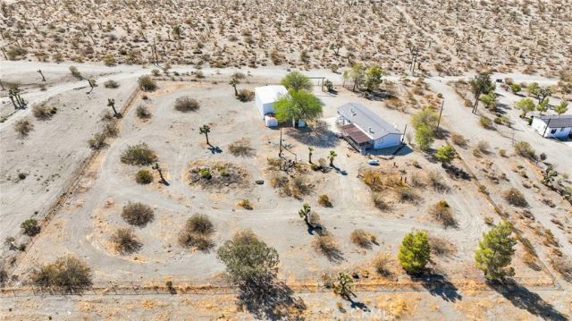 11579 Amarillo Road, Phelan, CA 92371