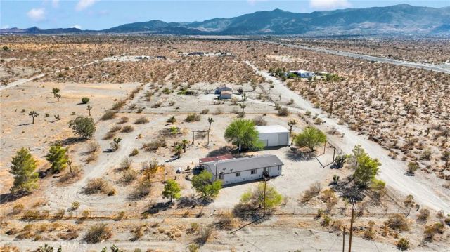 11579 Amarillo Road, Phelan, CA 92371