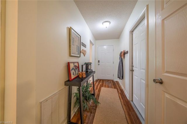 1029 Ridge Cove Court, Winston-salem, NC 27104