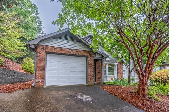 1029 Ridge Cove Court, Winston-salem, NC 27104